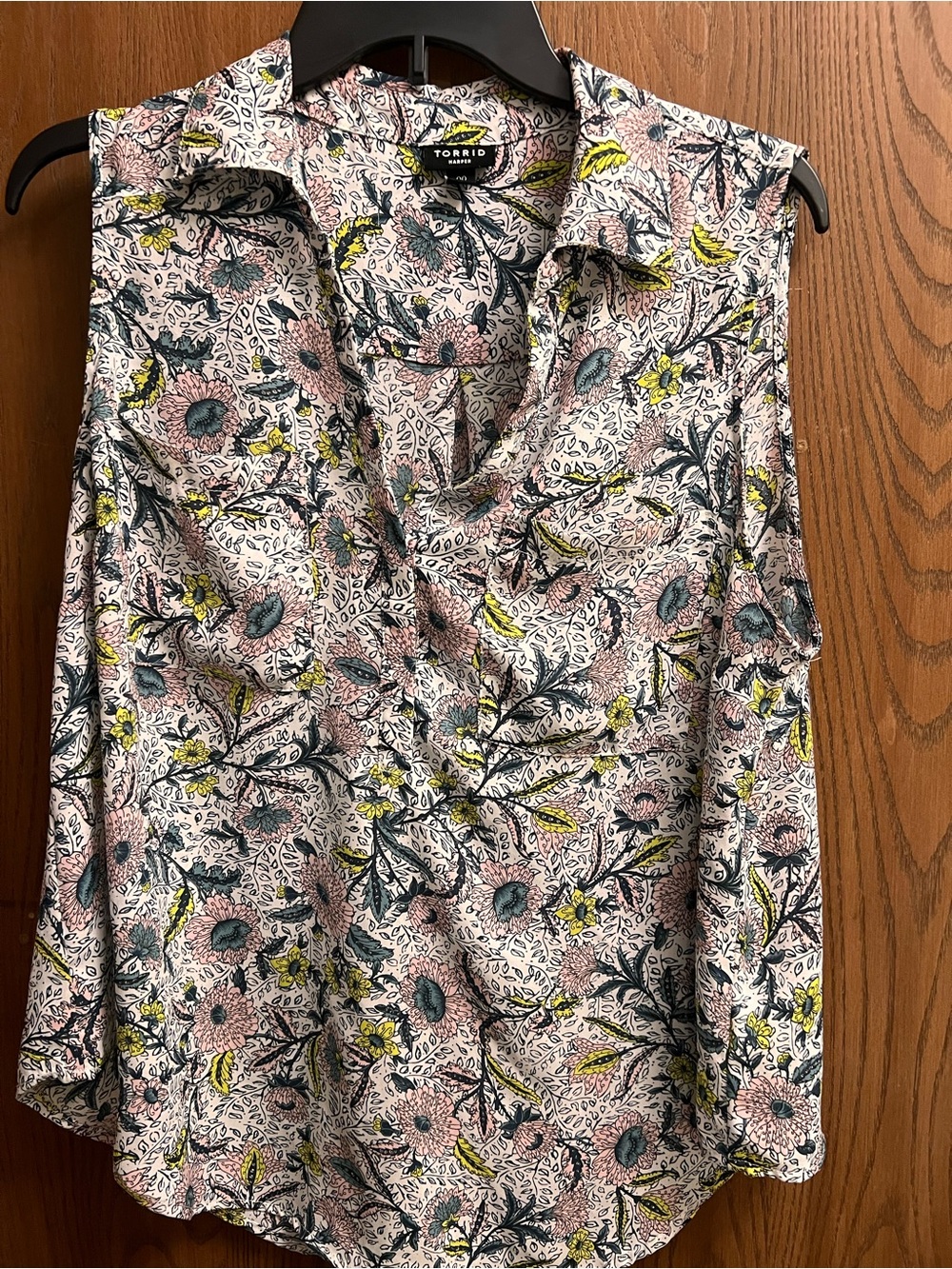 torrid Pink Floral Collared Sleeveless Blouse